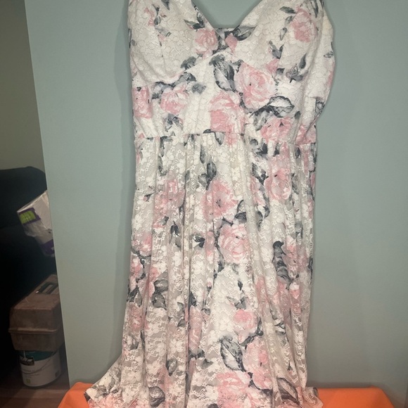 Lily Rose Dresses & Skirts - ⚡️⚡️⚡️⚡️Lily Rose White and Pink Floral Midi Dress